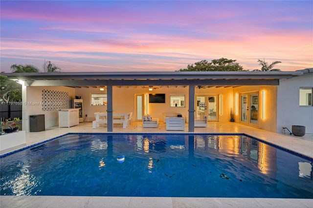 8501 SW 142nd St, Palmetto Bay, FL 33158