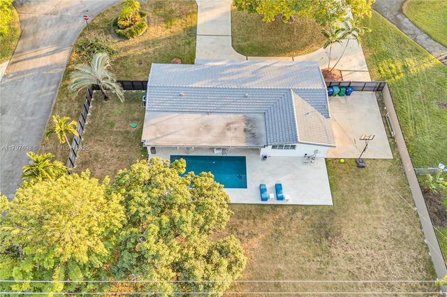 8501 SW 142nd St, Palmetto Bay, FL 33158