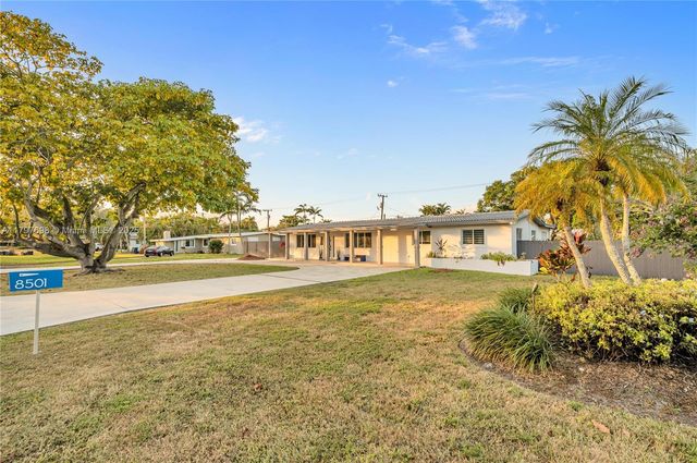 8501 SW 142nd St, Palmetto Bay, FL 33158