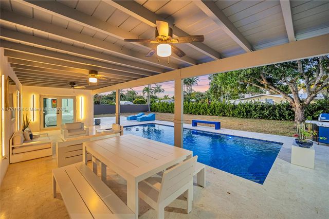 8501 SW 142nd St, Palmetto Bay, FL 33158