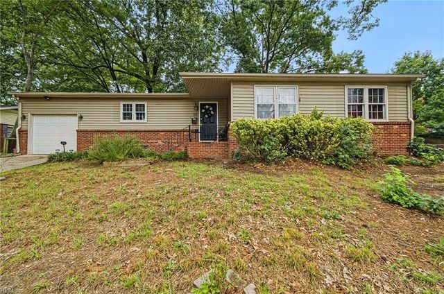 13 Darlene LN, Newport News, VA 23608