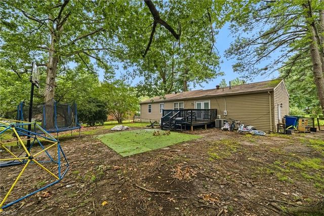 13 Darlene LN, Newport News, VA 23608