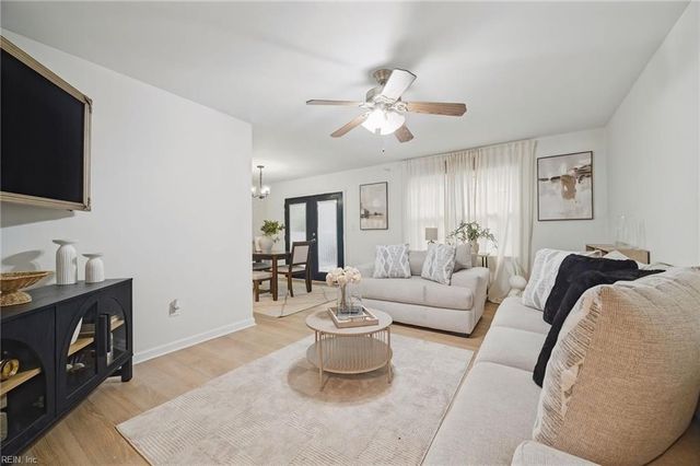 13 Darlene LN, Newport News, VA 23608