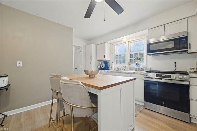 13 Darlene LN, Newport News, VA 23608