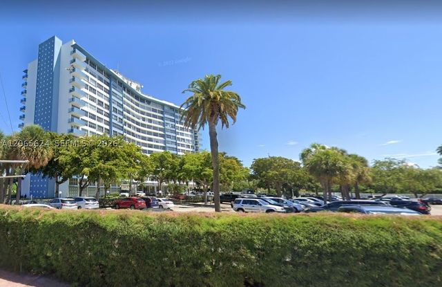 7441 Wayne Ave 3D, Miami Beach, FL 33141