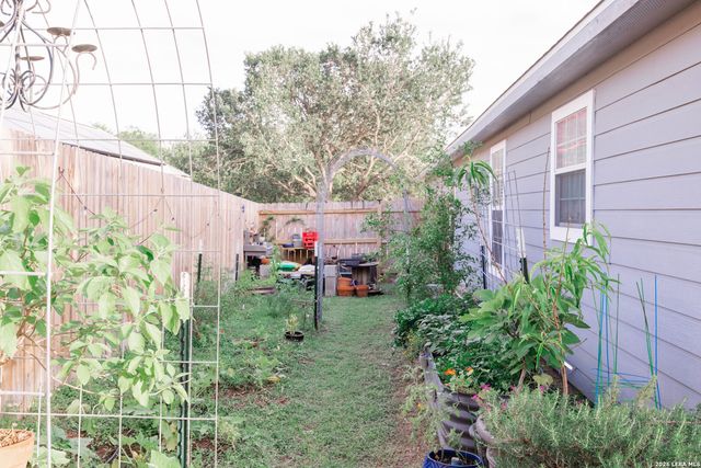 1512 SANDRA CIR, Pleasanton, TX 78064