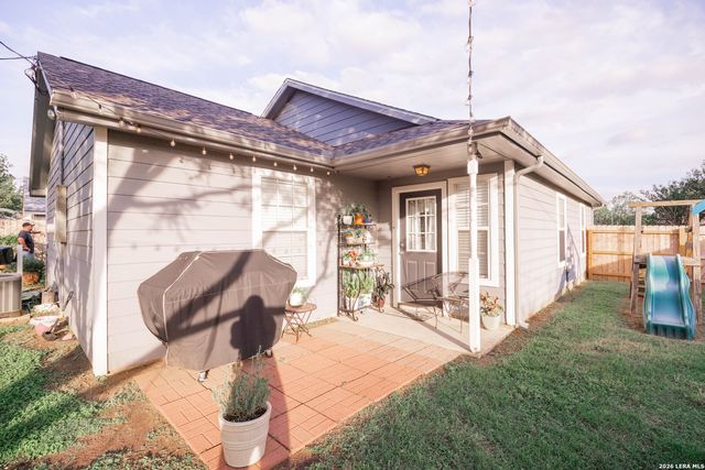 1512 SANDRA CIR, Pleasanton, TX 78064