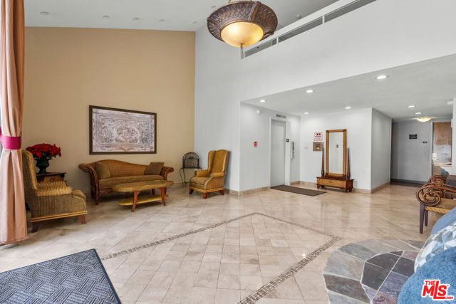 4041 Via Marisol 105, Los Angeles, CA 90042