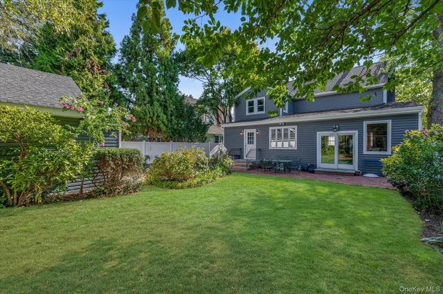 238 Burtis Avenue, Rockville Centre, NY 11570