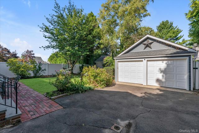 238 Burtis Avenue, Rockville Centre, NY 11570