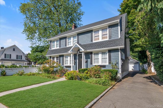 238 Burtis Avenue, Rockville Centre, NY 11570