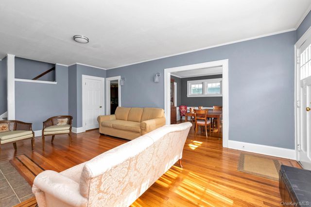 238 Burtis Avenue, Rockville Centre, NY 11570