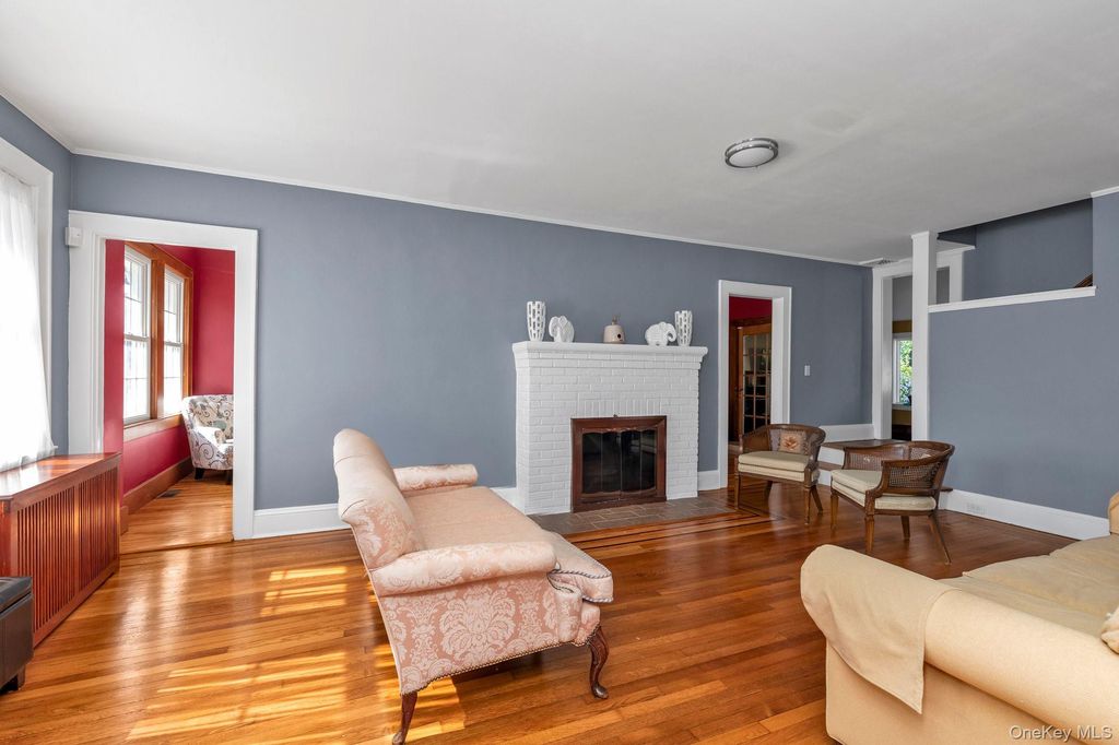 238 Burtis Avenue, Rockville Centre, NY 11570 — photo 3