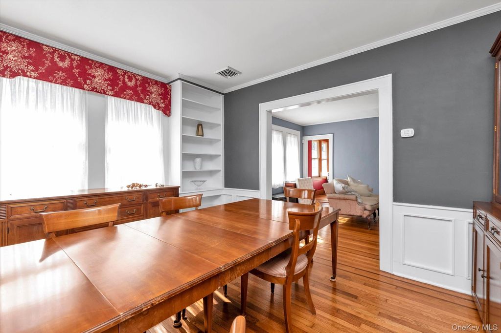 238 Burtis Avenue, Rockville Centre, NY 11570 — photo 5
