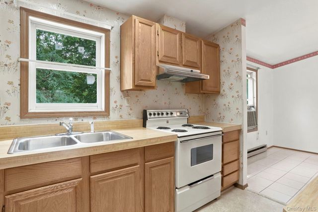 86 Spackenkill Road, Poughkeepsie, NY 12603