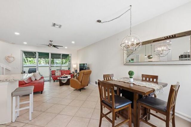 824 SE 4th Court, Deerfield Beach, FL 33441
