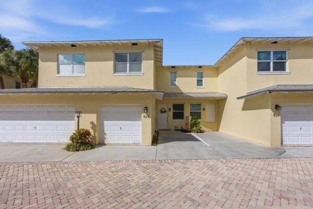 824 SE 4th Court, Deerfield Beach, FL 33441