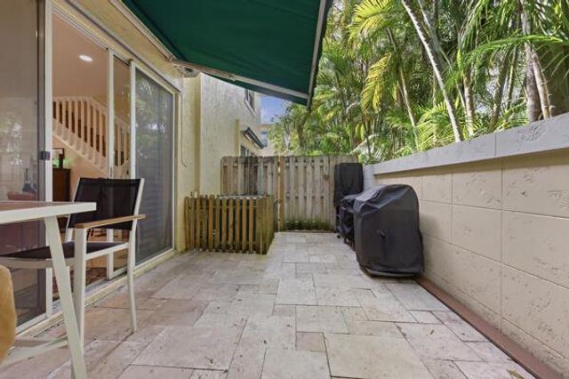 824 SE 4th Court, Deerfield Beach, FL 33441