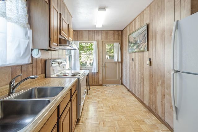 3847 Fruitvale Ave, Oakland, CA 94602
