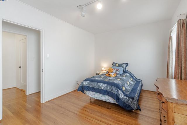 3847 Fruitvale Ave, Oakland, CA 94602