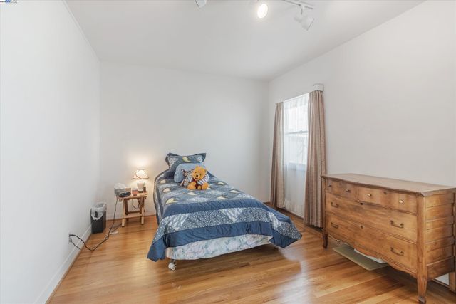 3847 Fruitvale Ave, Oakland, CA 94602