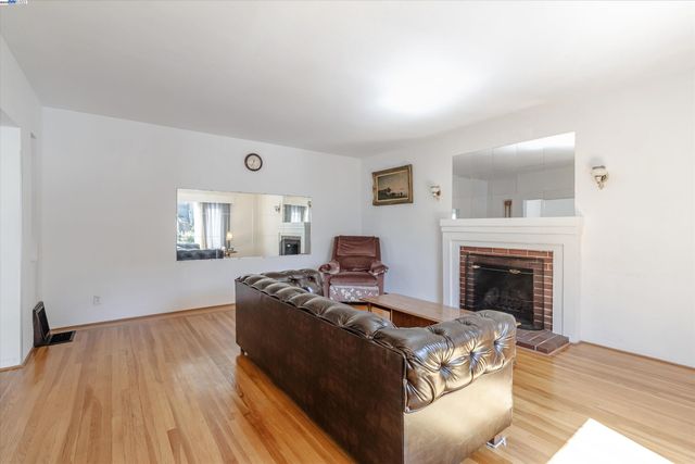 3847 Fruitvale Ave, Oakland, CA 94602