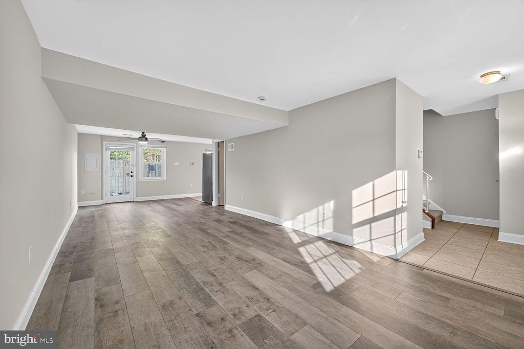 Image 4 of property listing at 1532 POTOMAC HEIGHTS DR #204, Fort Washington, MD 20744