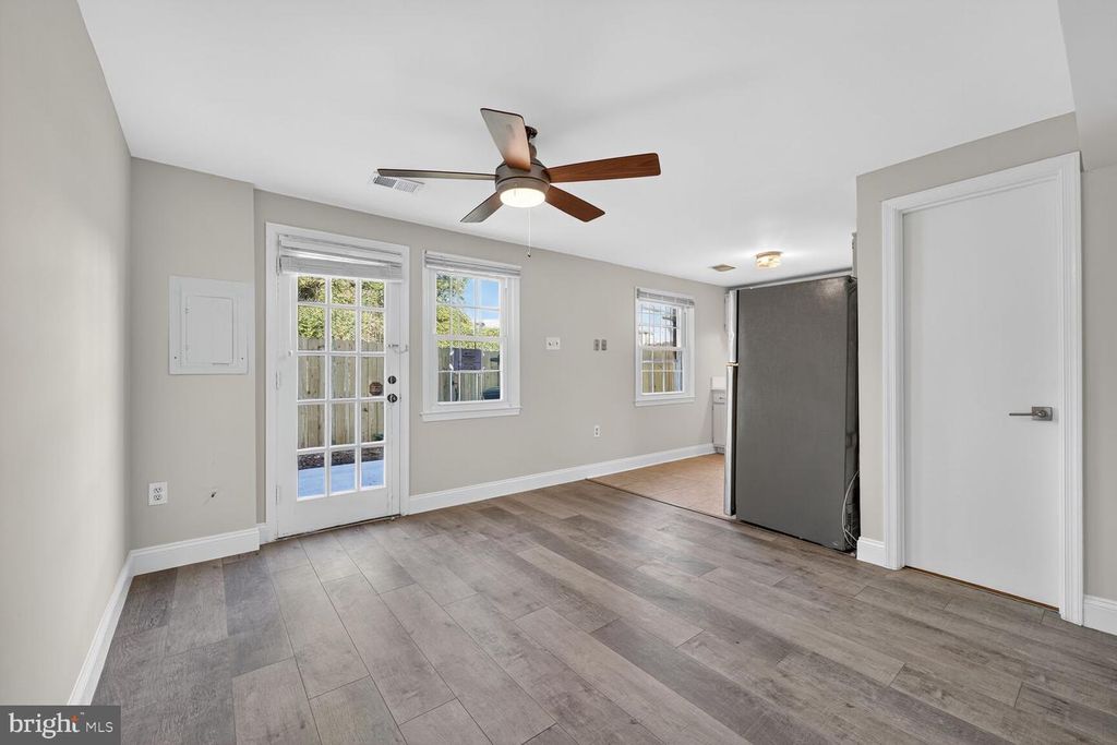 Image 5 of property listing at 1532 POTOMAC HEIGHTS DR #204, Fort Washington, MD 20744