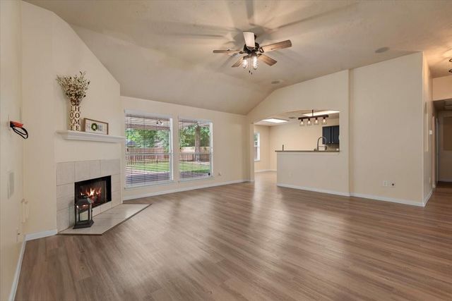 6610 Woodland Oaks, Magnolia, TX 77354