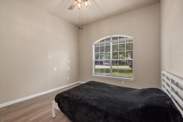 6610 Woodland Oaks, Magnolia, TX 77354