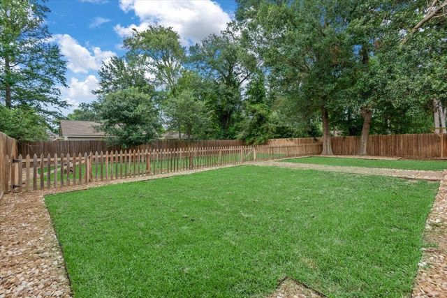 6610 Woodland Oaks, Magnolia, TX 77354