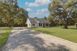 124 County Road 3015, Dayton, TX 77535