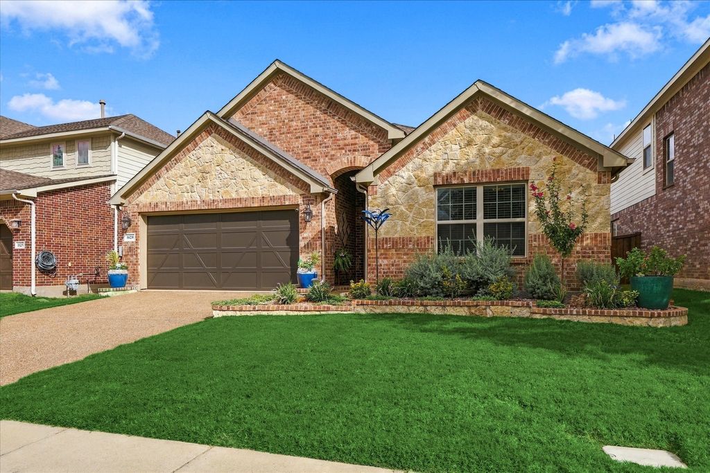 1629 Falconet Court, Carrollton, TX 75010 — photo 2