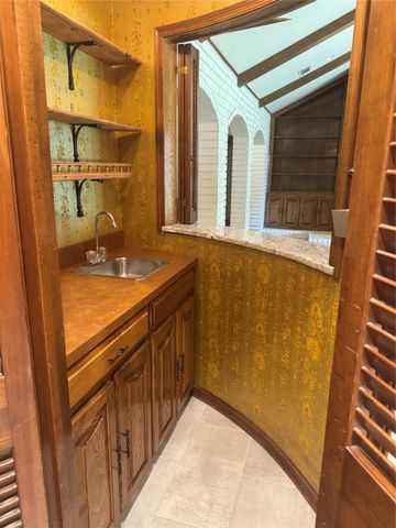 4324 Quail Hollow Road, Fort Worth, TX 76133