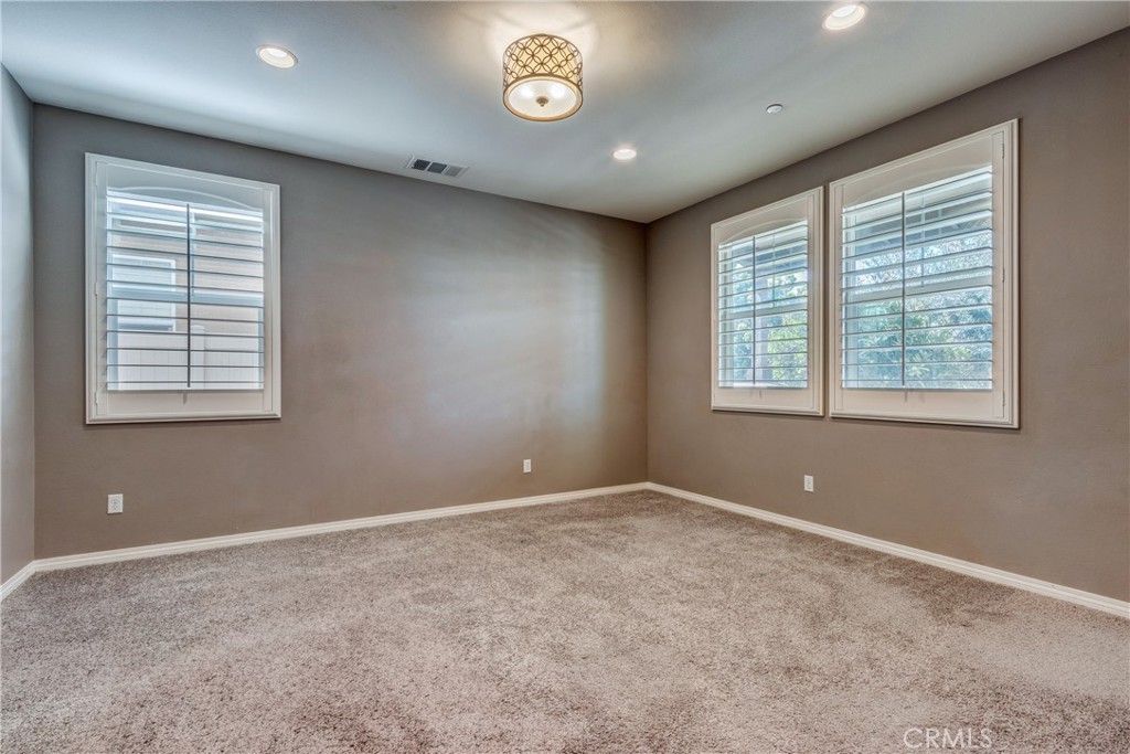 Image 10 of property listing at 31562 Shoregrass Street, Murrieta, CA 92563