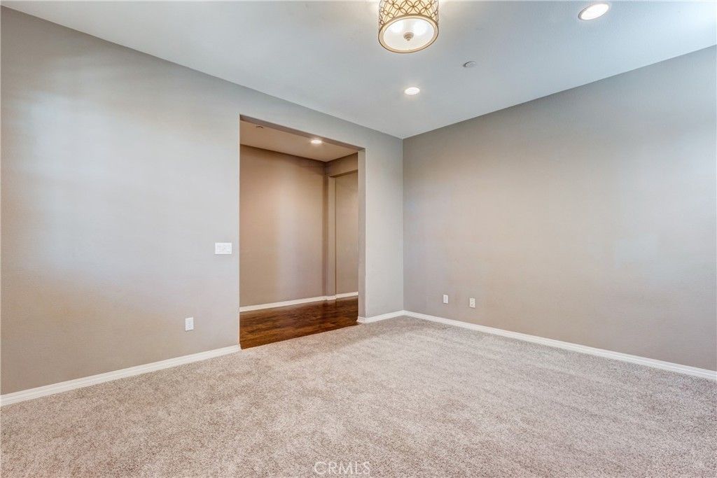 Image 11 of property listing at 31562 Shoregrass Street, Murrieta, CA 92563