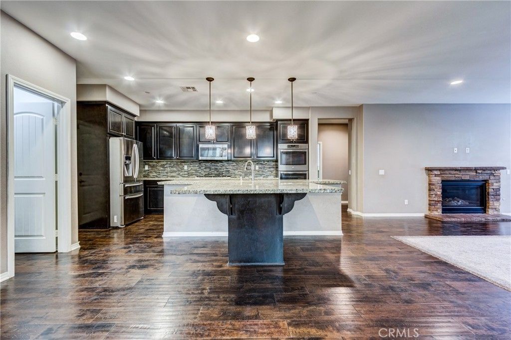 Image 16 of property listing at 31562 Shoregrass Street, Murrieta, CA 92563