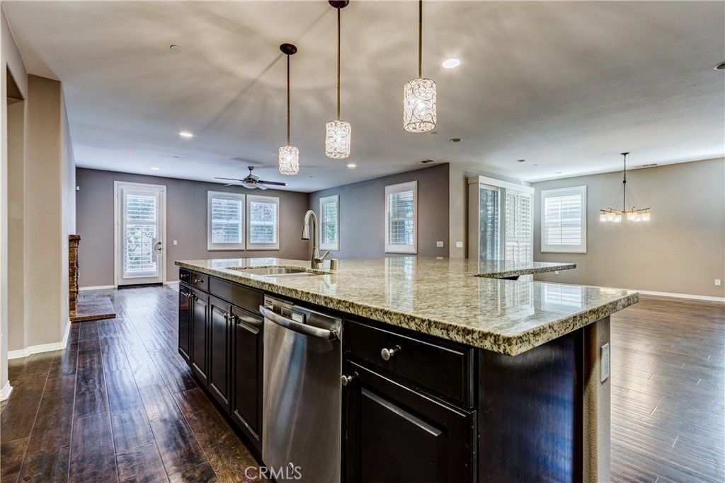 Image 3 of property listing at 31562 Shoregrass Street, Murrieta, CA 92563