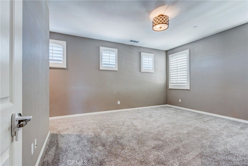 Image 31 of property listing at 31562 Shoregrass Street, Murrieta, CA 92563