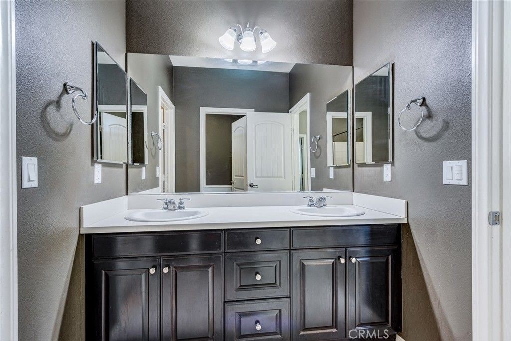 Image 35 of property listing at 31562 Shoregrass Street, Murrieta, CA 92563