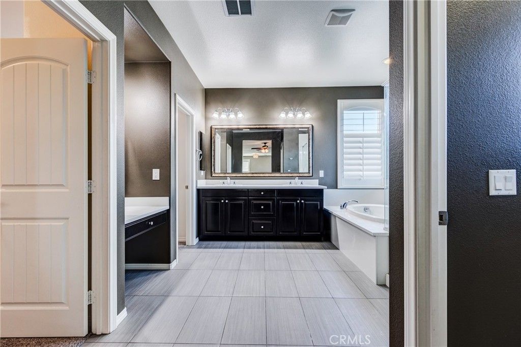 Image 41 of property listing at 31562 Shoregrass Street, Murrieta, CA 92563