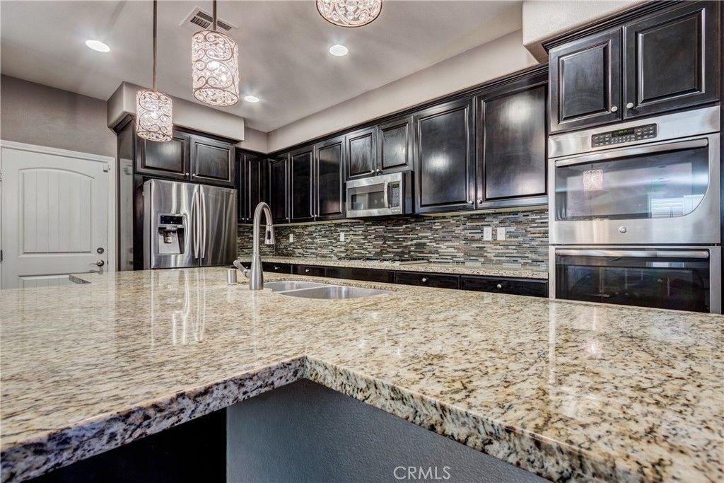 Image 6 of property listing at 31562 Shoregrass Street, Murrieta, CA 92563
