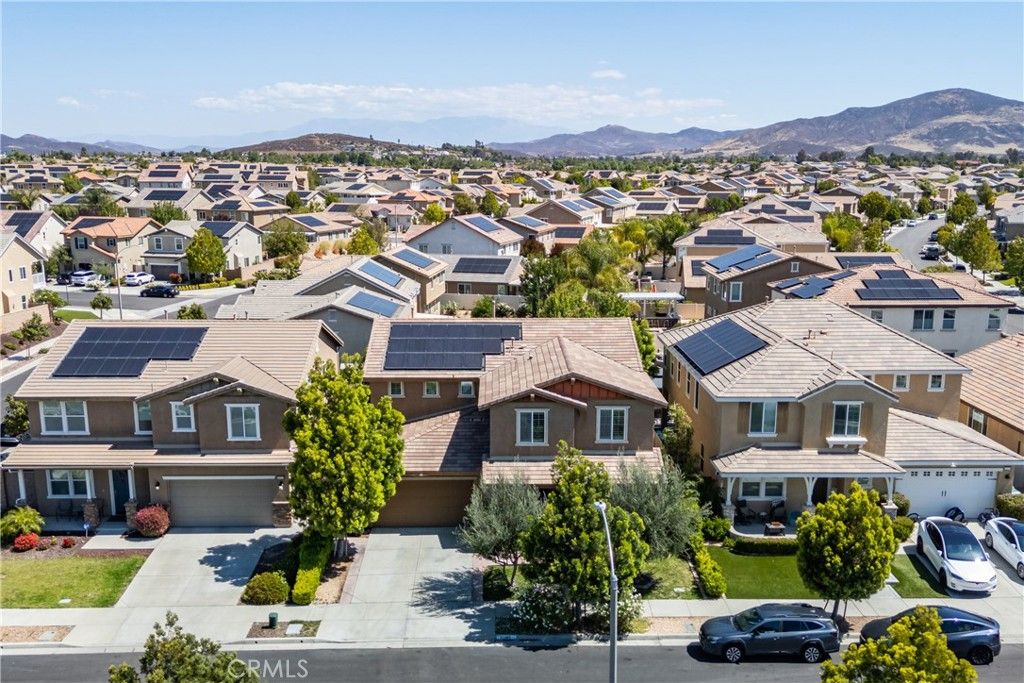 Image 72 of property listing at 31562 Shoregrass Street, Murrieta, CA 92563