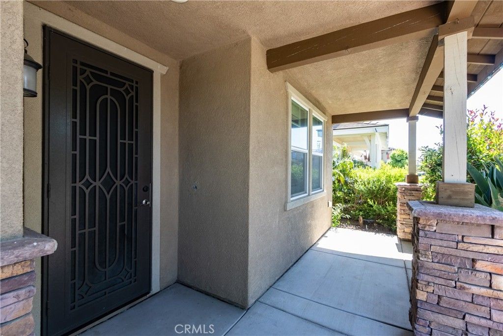 Image 8 of property listing at 31562 Shoregrass Street, Murrieta, CA 92563