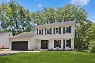 1425 Banbury Avenue, St. Charles, IL 60174