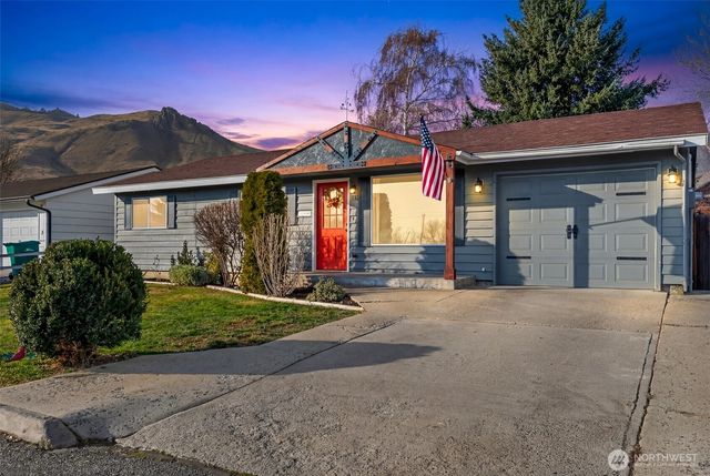 708 Cherry Court, Wenatchee, WA 98801