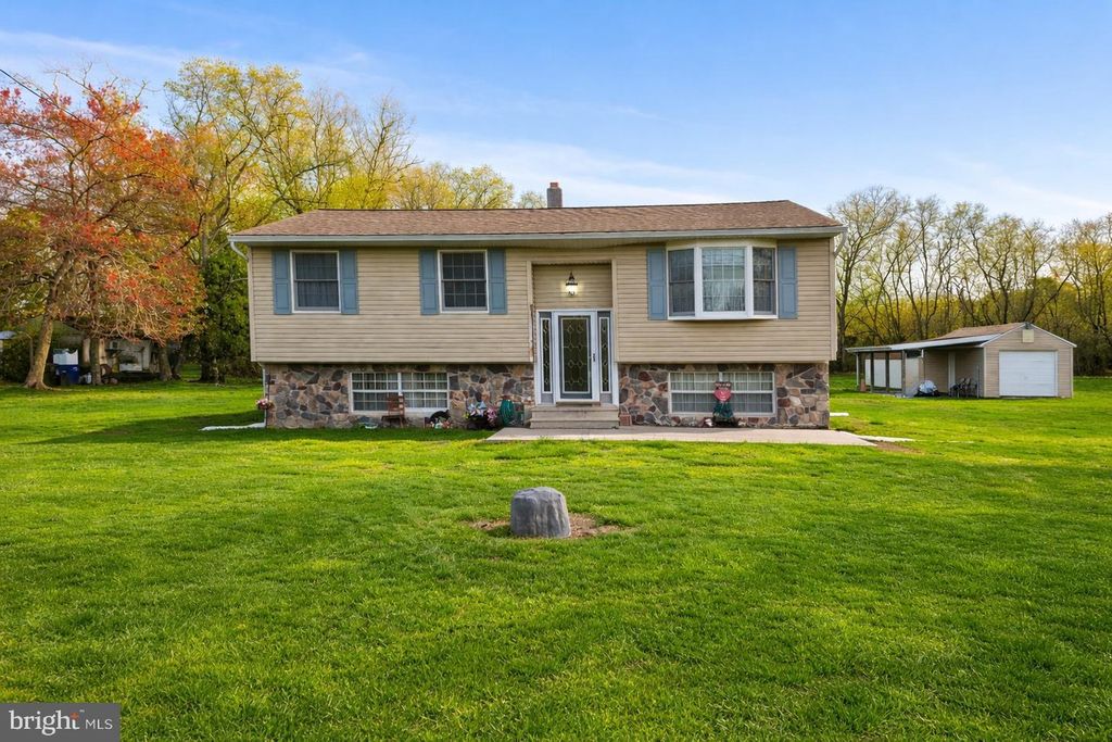 1554 FLORA RD, Vineland, NJ 08360