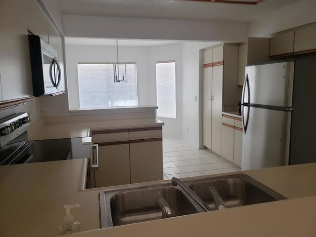 136 Desert Falls Drive E, Palm Desert, CA 92211