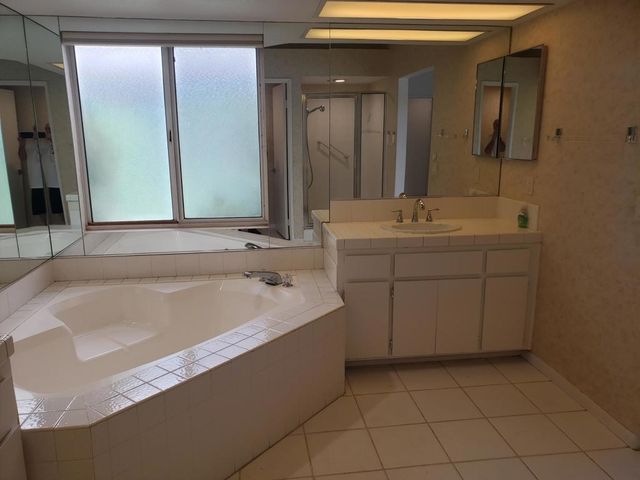 136 Desert Falls Drive E, Palm Desert, CA 92211