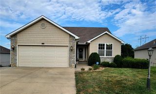 104 Prairie Rose Circle, Smithville, MO 64089